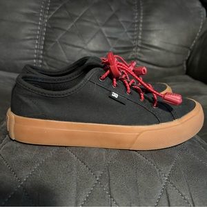 DC boys skate shoes